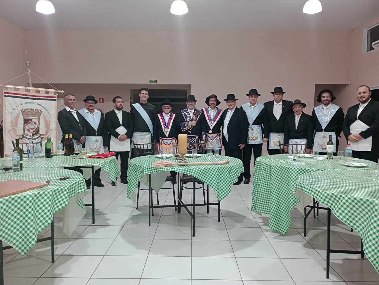 Loja Amor e Caridade n°313 Oriente de Ribeirão Preto realiza Sessão de  Banquete Ritualístico - GOB-SP